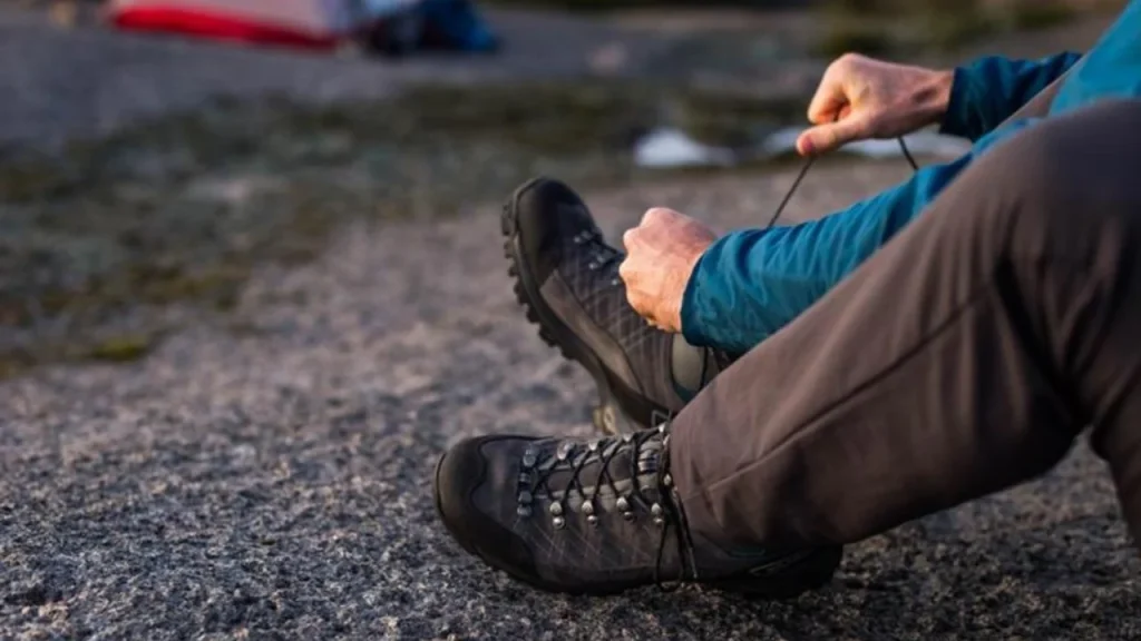 Choosing the Right Footwear when hicking