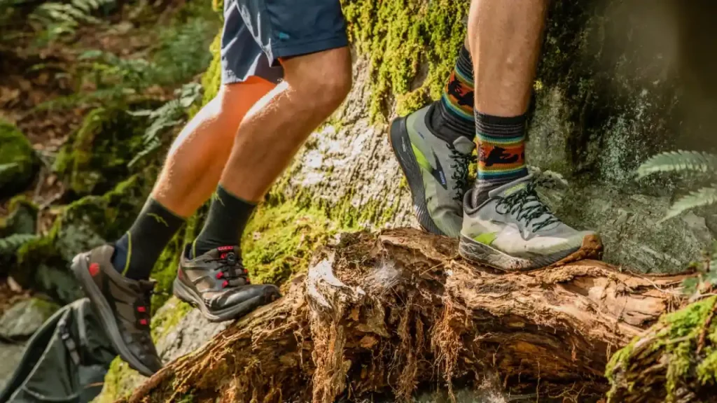 Choosing the right socks whwn hicking